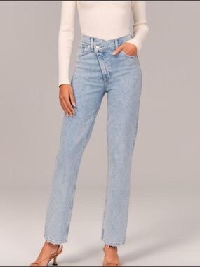 Abercrombie & Fitch Light Wash High-Rise Straight Jeans